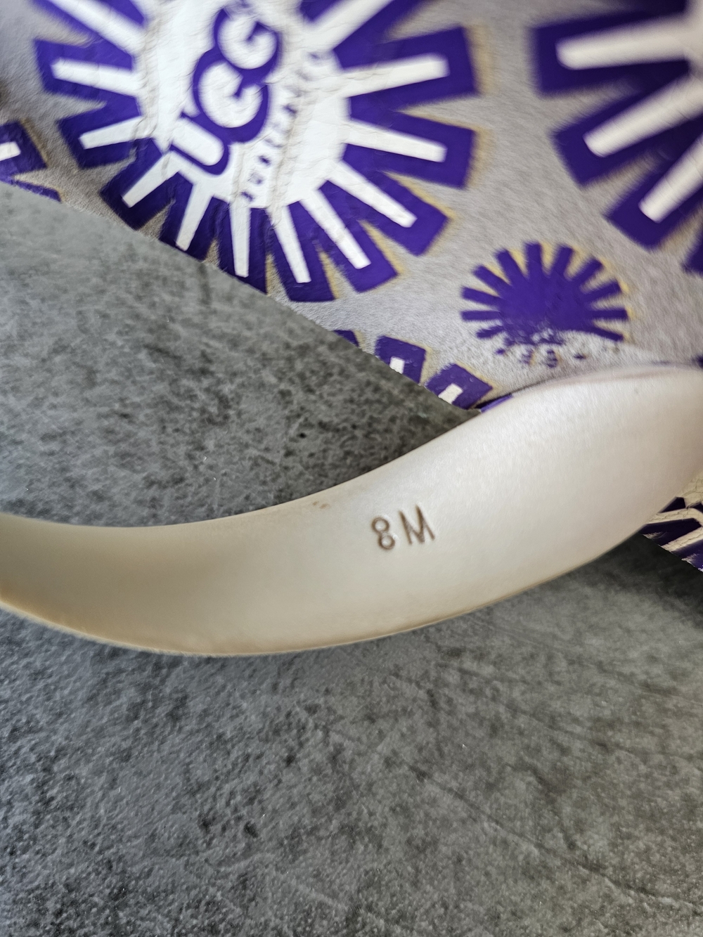UGG Flip Flops with Purple Sunburst Women's Size 8 - Picture 3 of 3